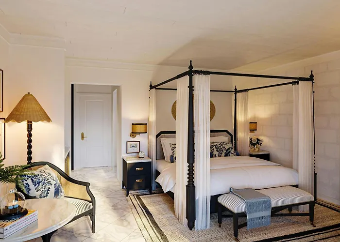 Colony Club By Elegant Hotels
